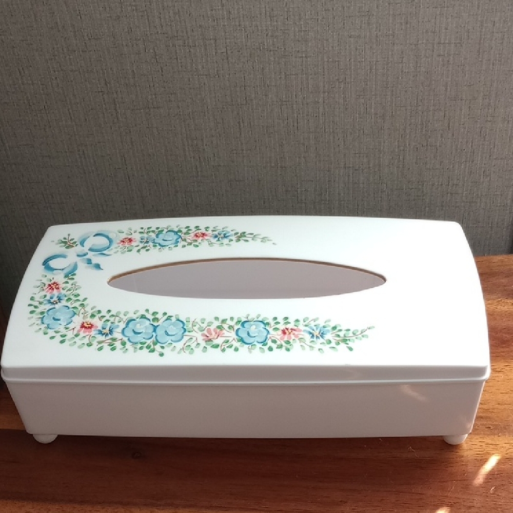 Vintage Bits O' Glamour Floral Tissue Box Cover Hand-painted